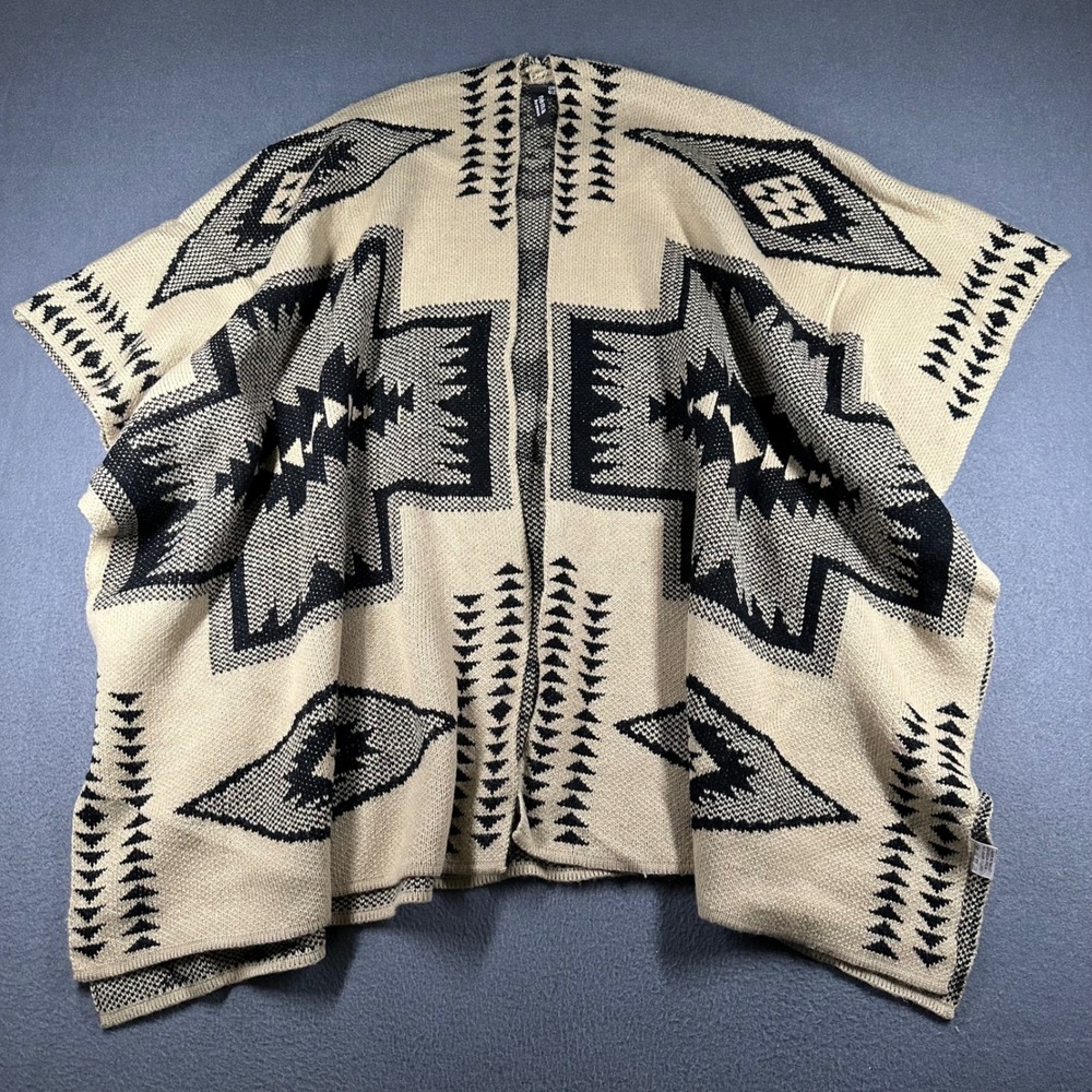 Nema Avenue Open Front Poncho Cape One‎ Size Beige Black Geometric Aztec Print